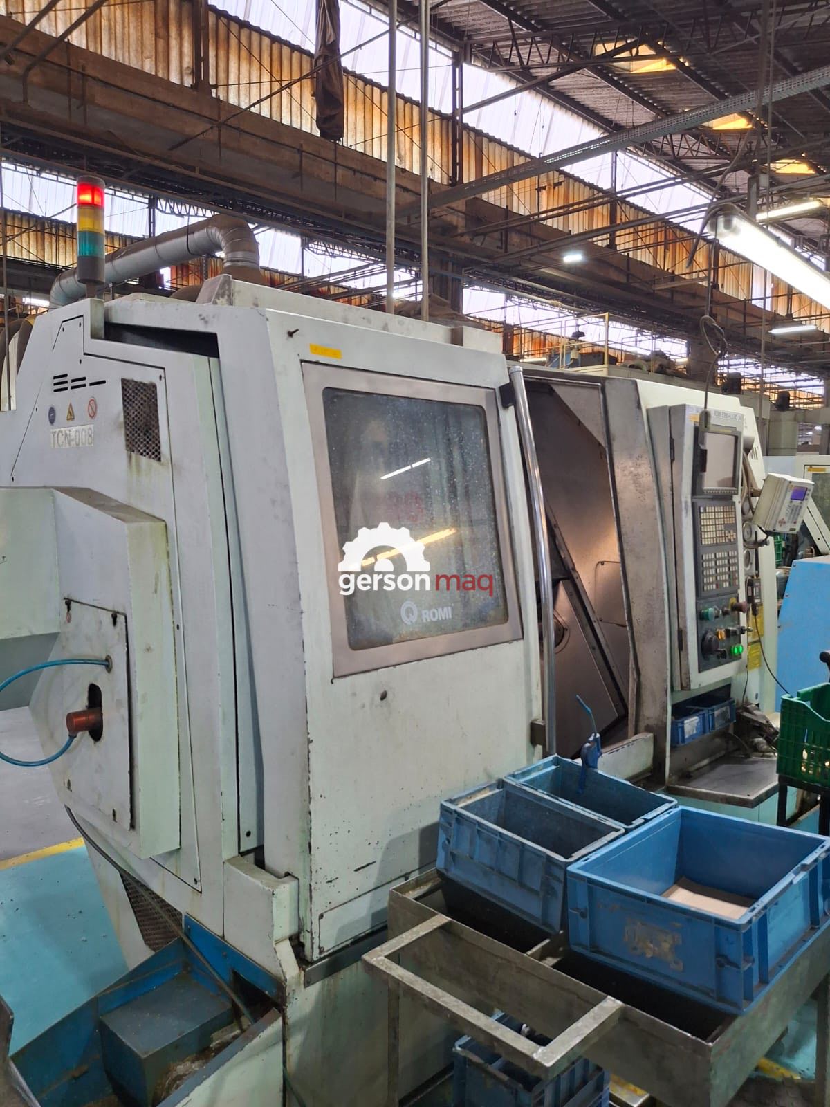 TORNO CNC ROMI E280 - FERRAMENTA ACIONADA - ANO 2005